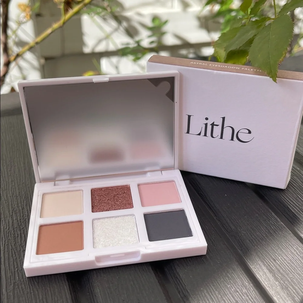 LITHE BEAUTY - Astral Eyeshadow Palette